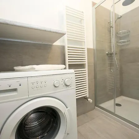 Solcio Sleeps 6 * لسا
