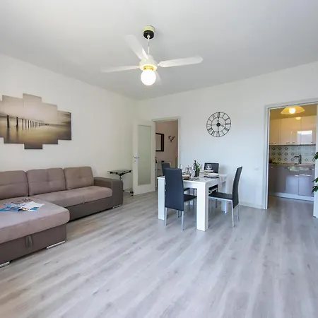 Solcio Sleeps 6
